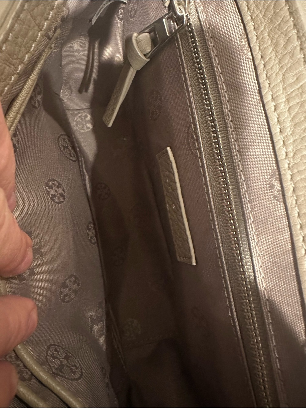 Tory Burch Pebbled Leather Crossbody in Taupe with Silver Chain - Picture 8 of 8